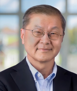 何大一博士